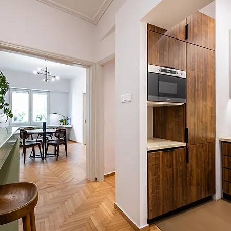 Apartment Stellie Elegant Mid-century Modern 2bd-2bath